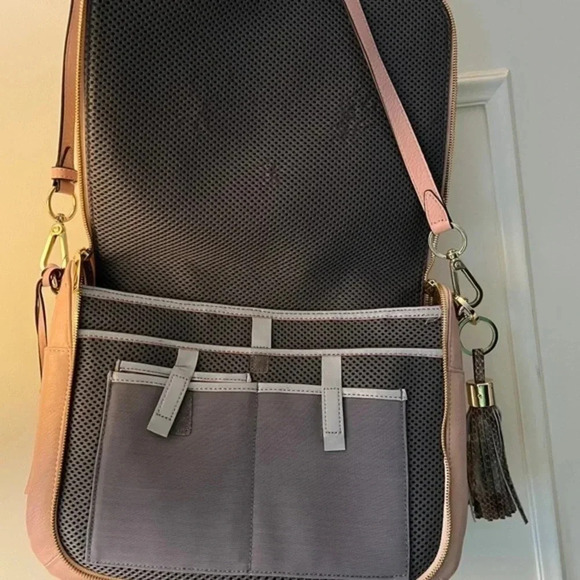 G.I.L.I. Light Pink Crossbody Messenger Bag - Picture 7 of 7